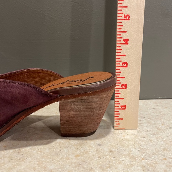 FREE PEOPLE Anya Suede Block Heel Mules Burgundy Pointed Toe Boho Western - Picture 13 of 13